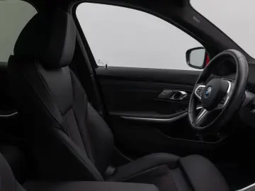 BMW 330e M Sport HUD DAB PDC Geschwindigkeitsreg