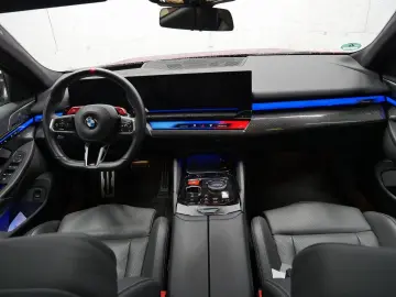 BMW M5 Touring PANO AHK B&W DA-Prof 360  0 5%