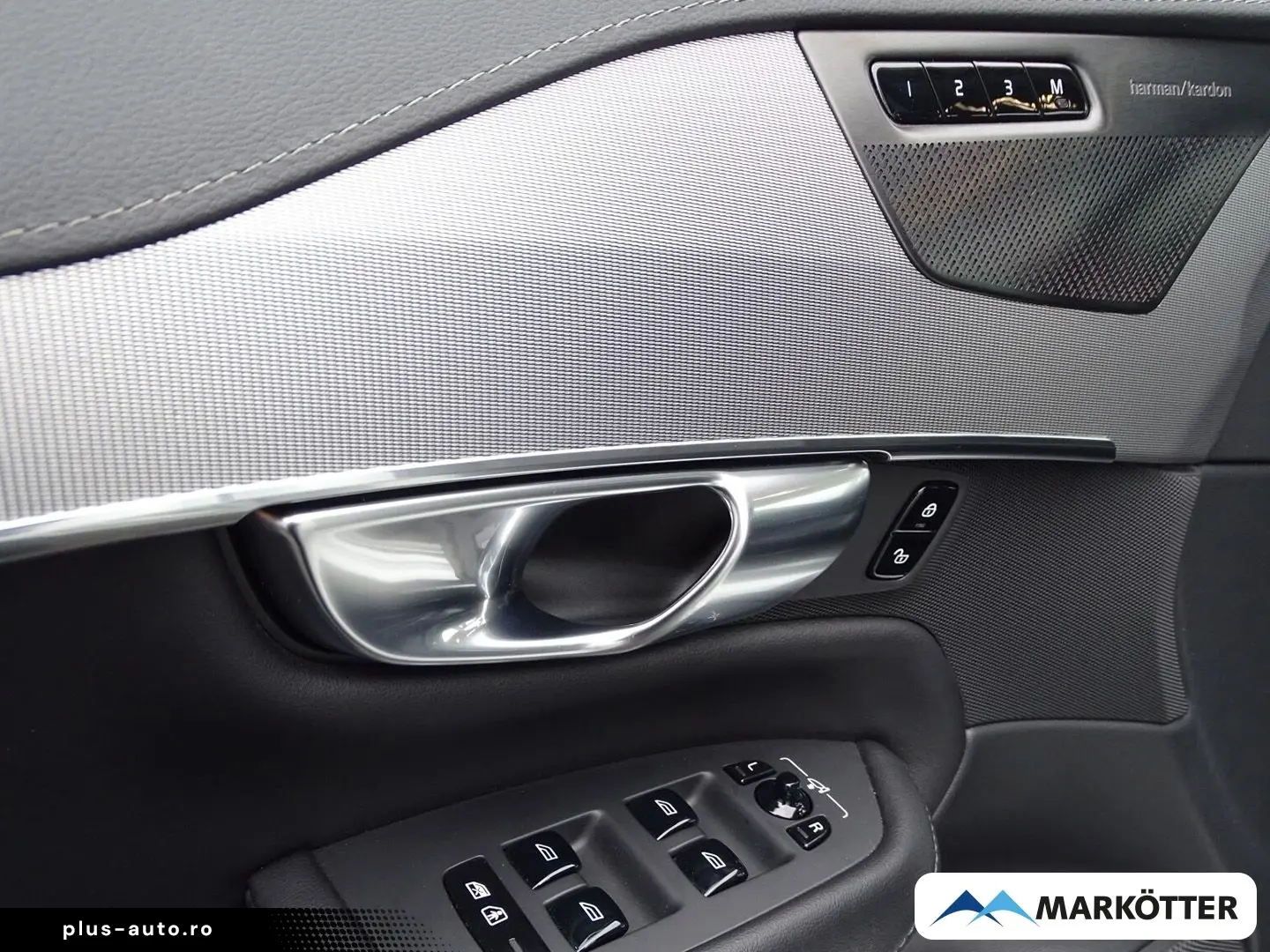 VOLVO XC90 Plus Dark Recharge Plug-In Hybrid AWD 7-Sit