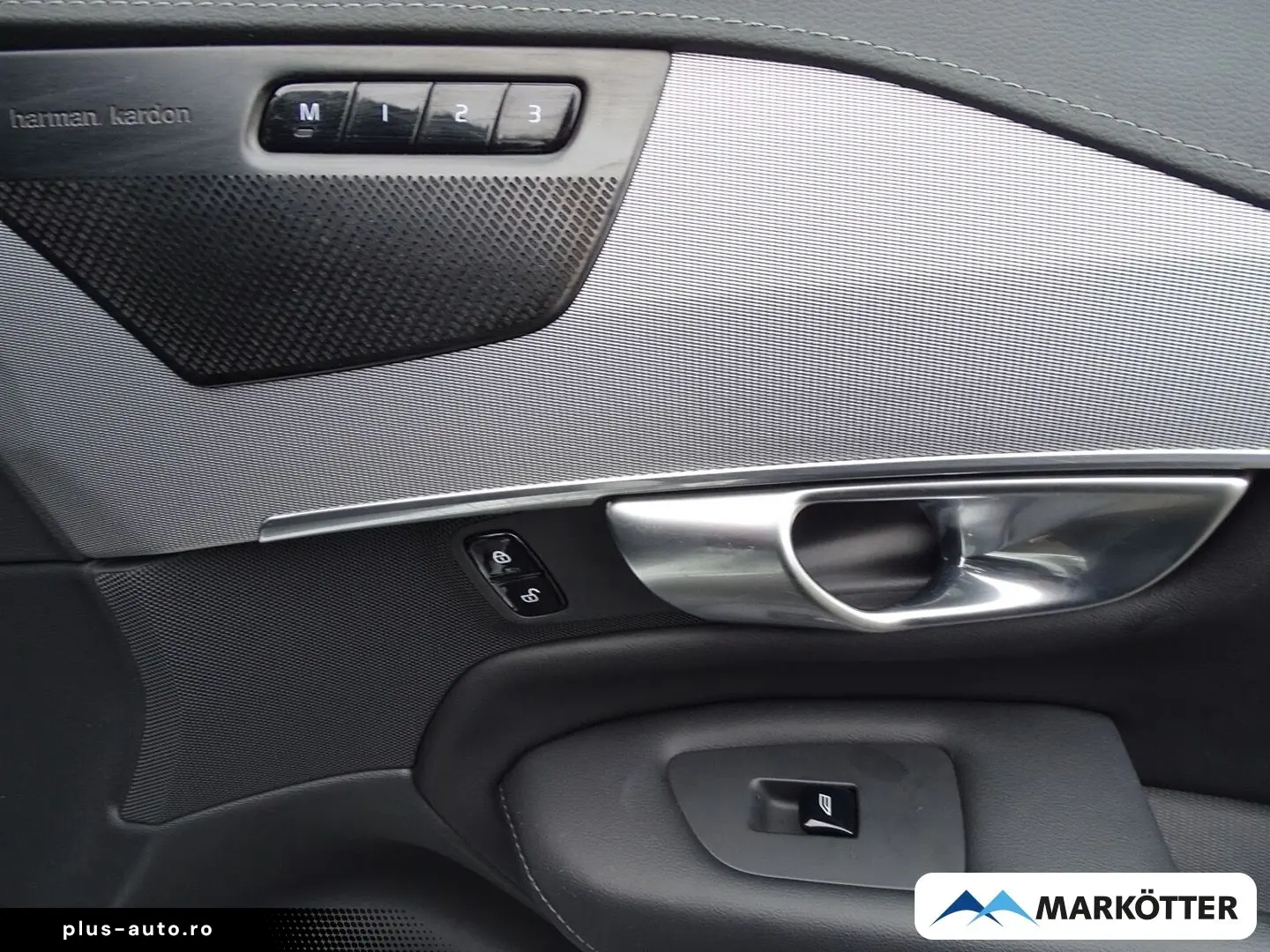 VOLVO XC90 Plus Dark Recharge Plug-In Hybrid AWD 7-Sit