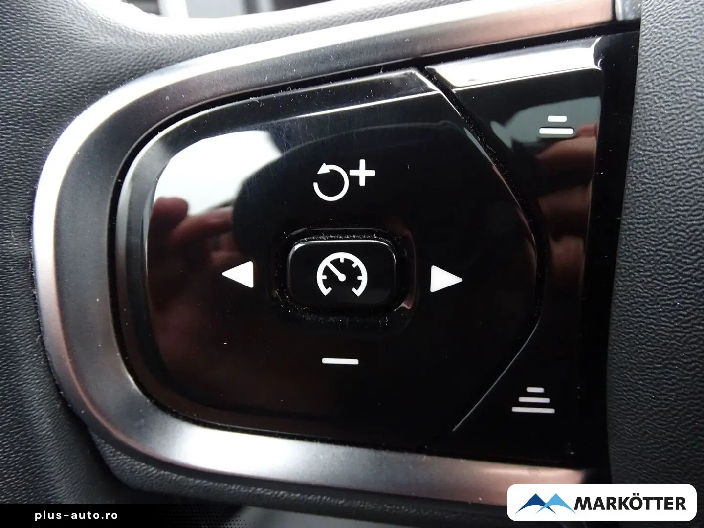 VOLVO XC90 Plus Dark Recharge Plug-In Hybrid AWD 7-Sit