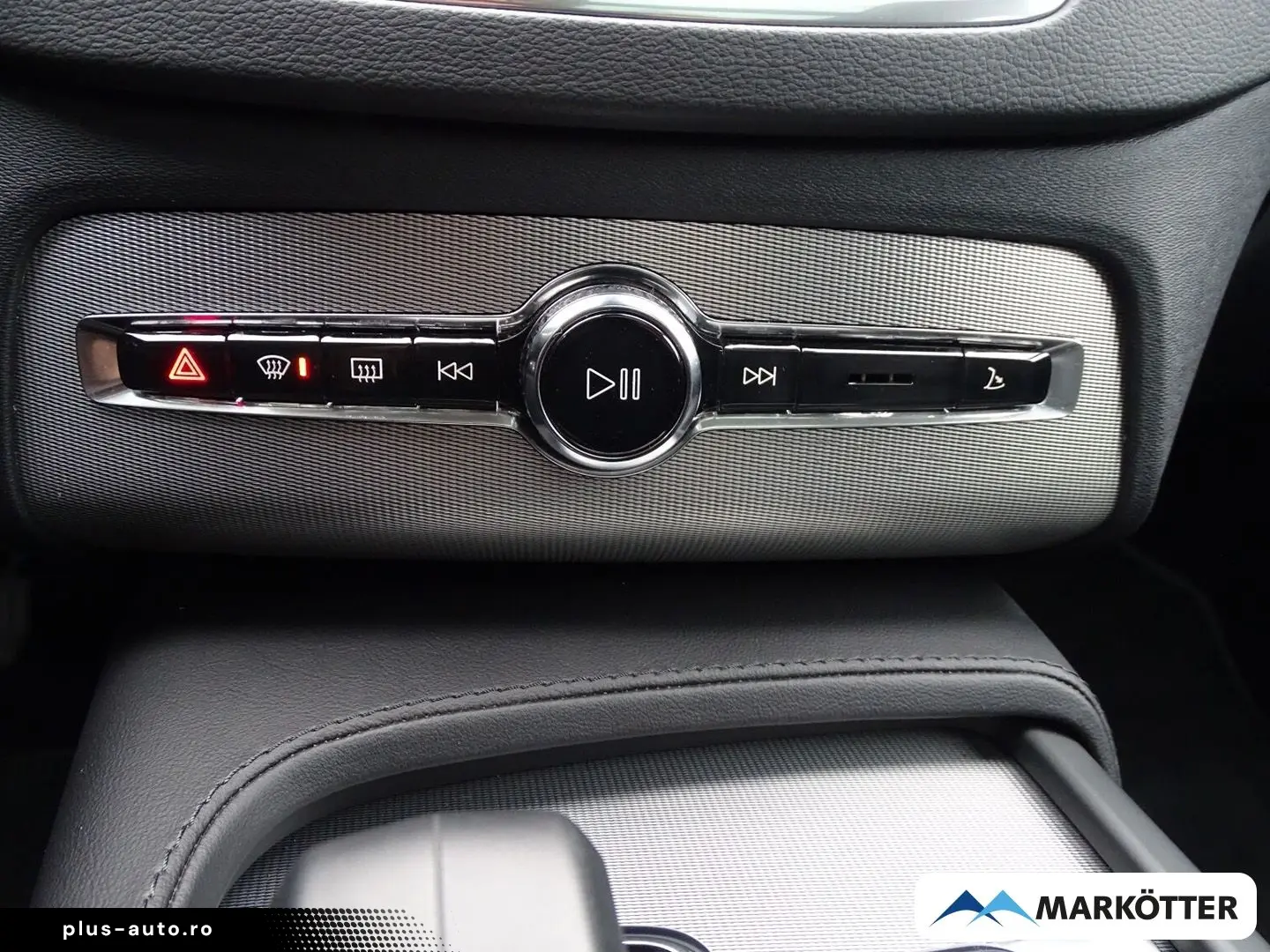 VOLVO XC90 Plus Dark Recharge Plug-In Hybrid AWD 7-Sit