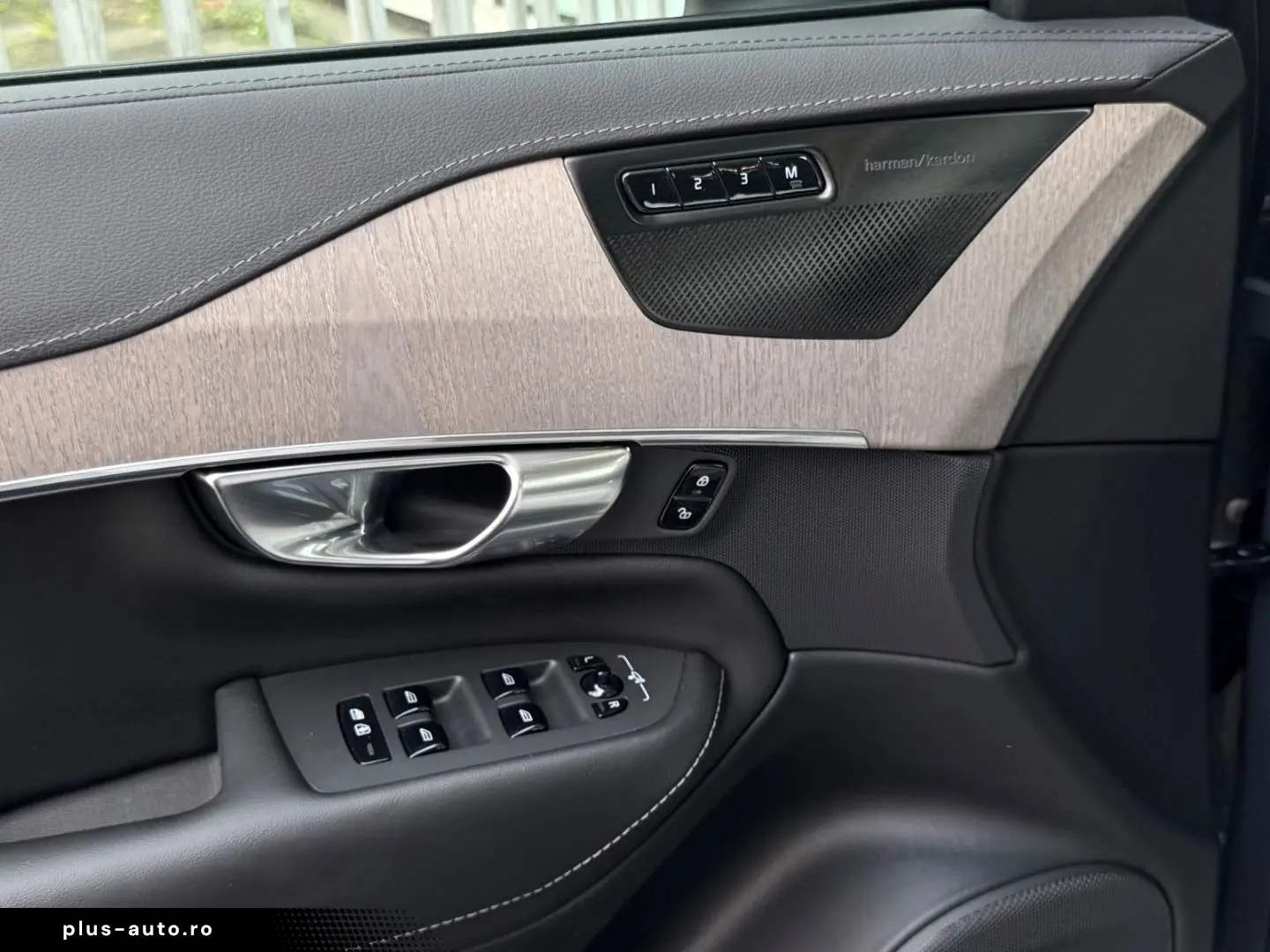 VOLVO XC90 T8 Dark 22-Zoll Sitzlüftung StandHZ H&K