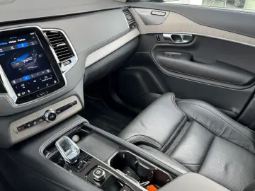 VOLVO XC90 T8 Dark 22-Zoll Sitzlüftung StandHZ H&K