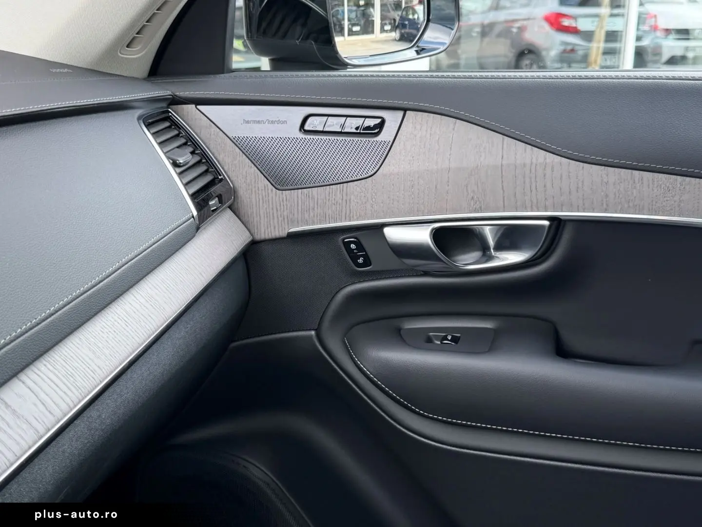 VOLVO XC90 T8 Dark 22-Zoll Sitzlüftung StandHZ H&K