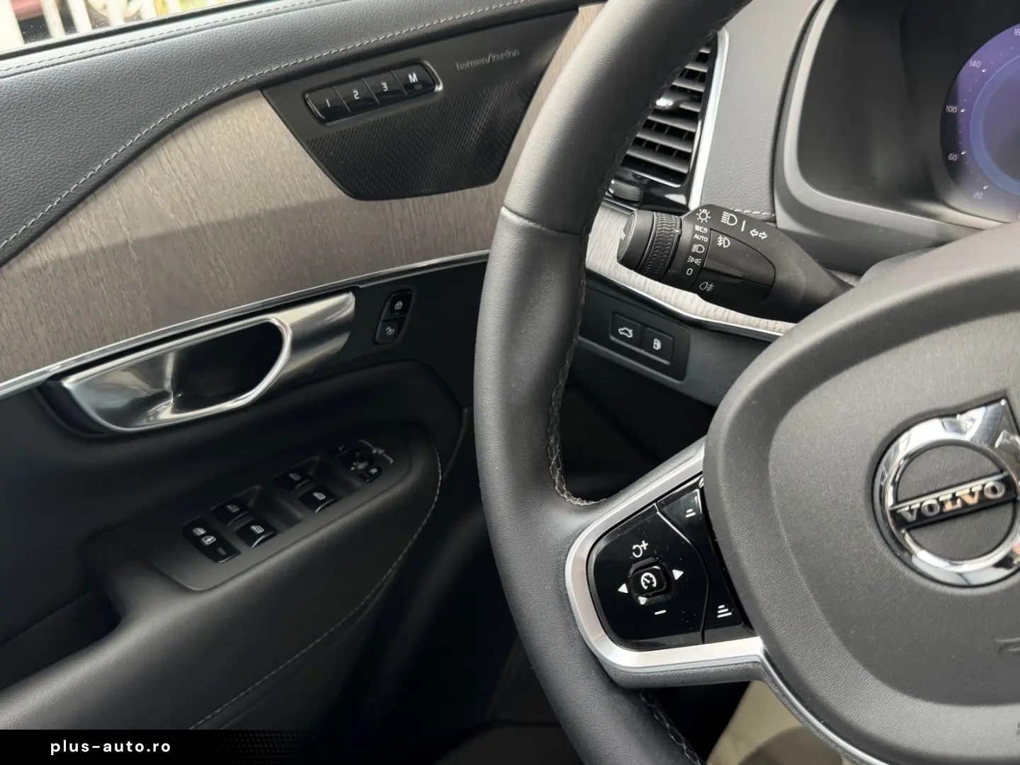 VOLVO XC90 T8 Dark 22-Zoll Sitzlüftung StandHZ H&K