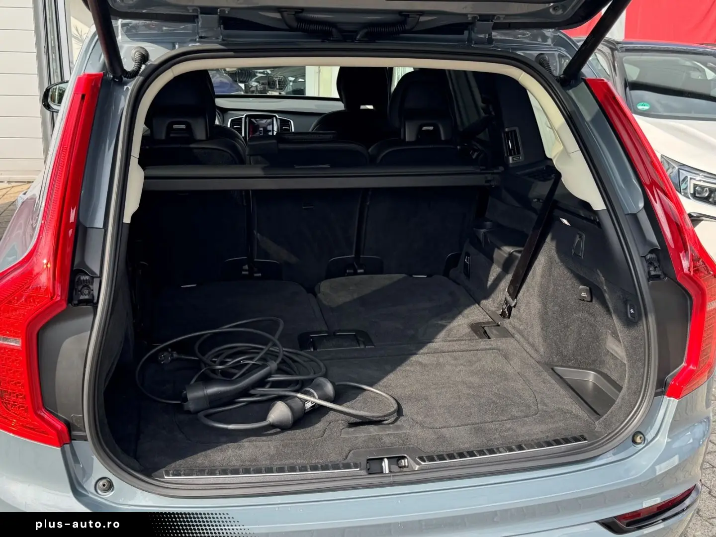 VOLVO XC90 T8 Dark 22-Zoll Sitzlüftung StandHZ H&K