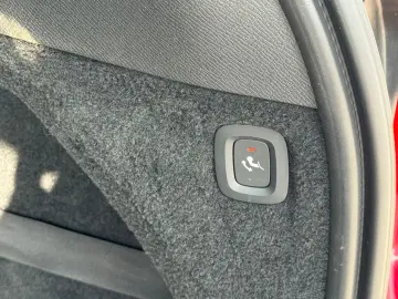 VOLVO XC90 T8 Dark 22-Zoll Sitzlüftung StandHZ H&K