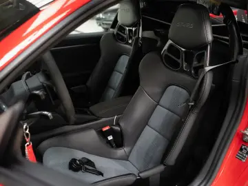 PORSCHE 718 Cayman GT4 RS LED Lift Bose Leder erw. XPEL