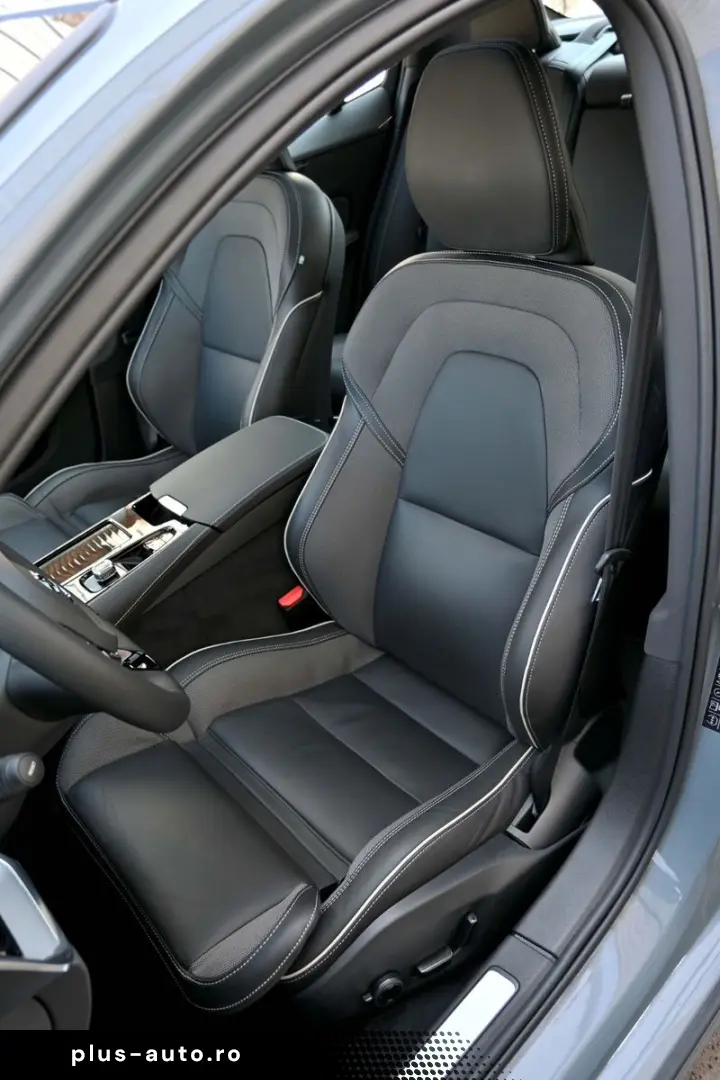 VOLVO AWD T8 B&W HUD PANO 360C Ultimate Dark