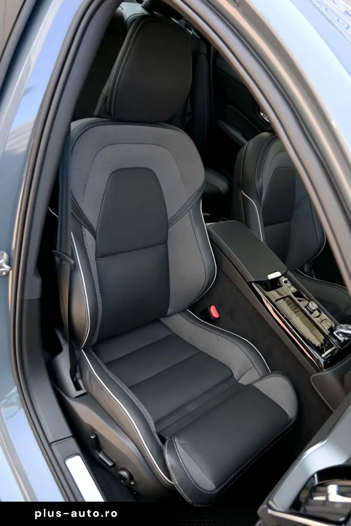 VOLVO AWD T8 B&W HUD PANO 360C Ultimate Dark