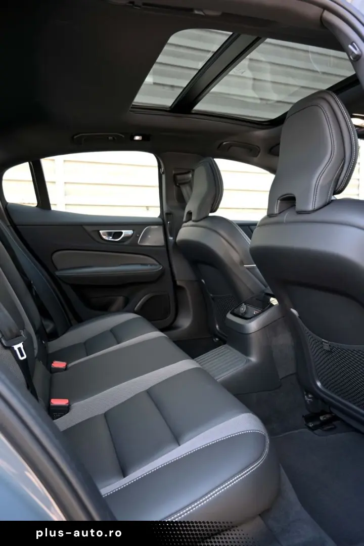 VOLVO AWD T8 B&W HUD PANO 360C Ultimate Dark