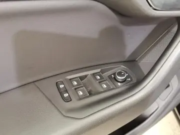 VW Touareg 3.0 V6 TDI R-Line 4Motion LED Navi AHK A