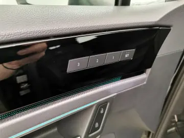 VW Touareg 3.0 V6 TDI R-Line 4Motion LED Navi AHK A