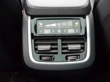 VOLVO XC90 Ultimate Bright B5 AWD Aut. 7-Si. PANO 360