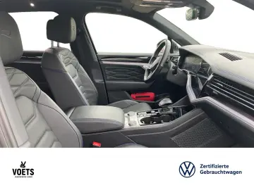VW Touareg eHybrid 4Motion R MATRIX AHK PANO HUD