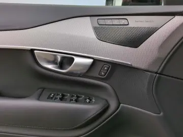 VOLVO XC90 Ultimate Dark AWD 7-Sitzer HUD StandHZG Dig