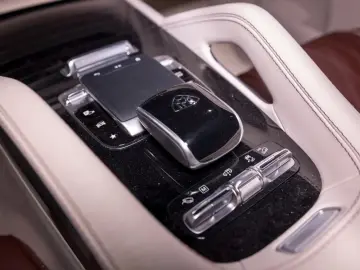 Mercedes-Benz GLS 600 MAYBACH   DUO TONE   CORP