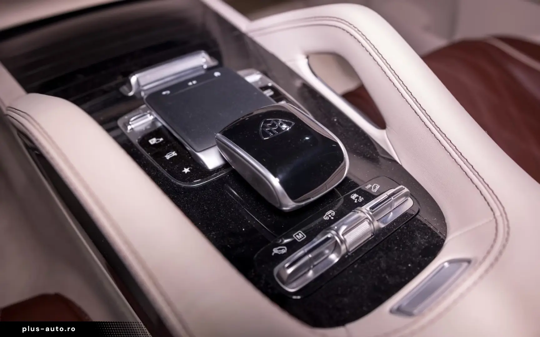 Mercedes-Benz GLS 600 MAYBACH   DUO TONE   CORP