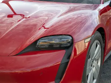 PORSCHE Taycan Performancebatterie Plus Surround View