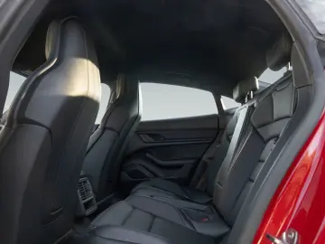 PORSCHE Taycan Performancebatterie Plus Surround View