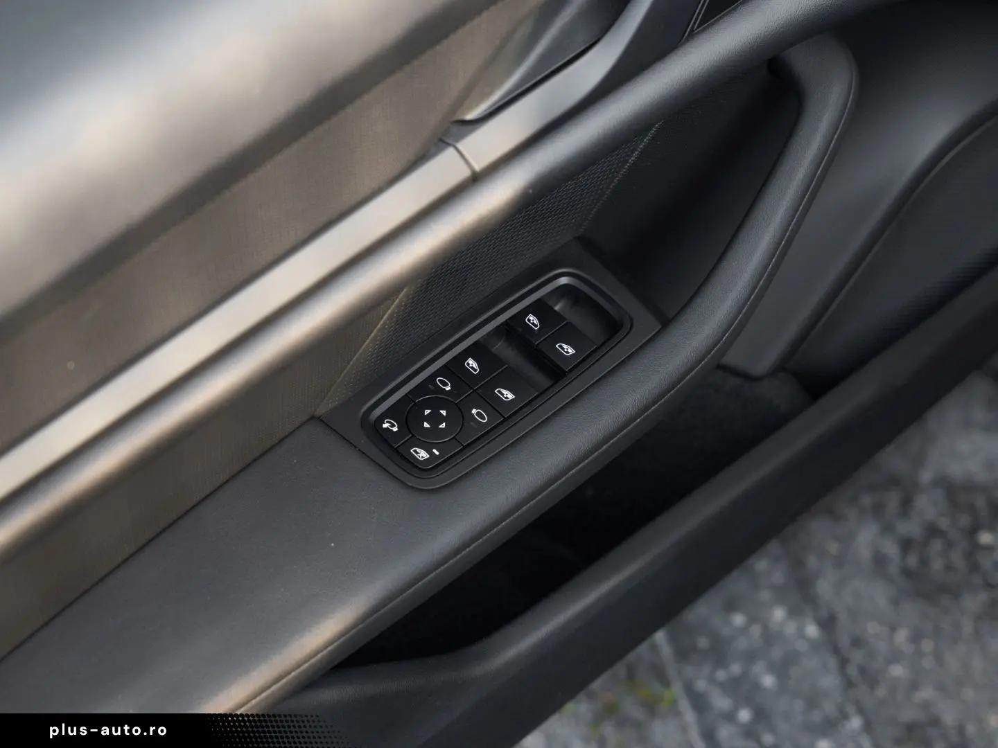 PORSCHE Taycan Performancebatterie Plus Surround View