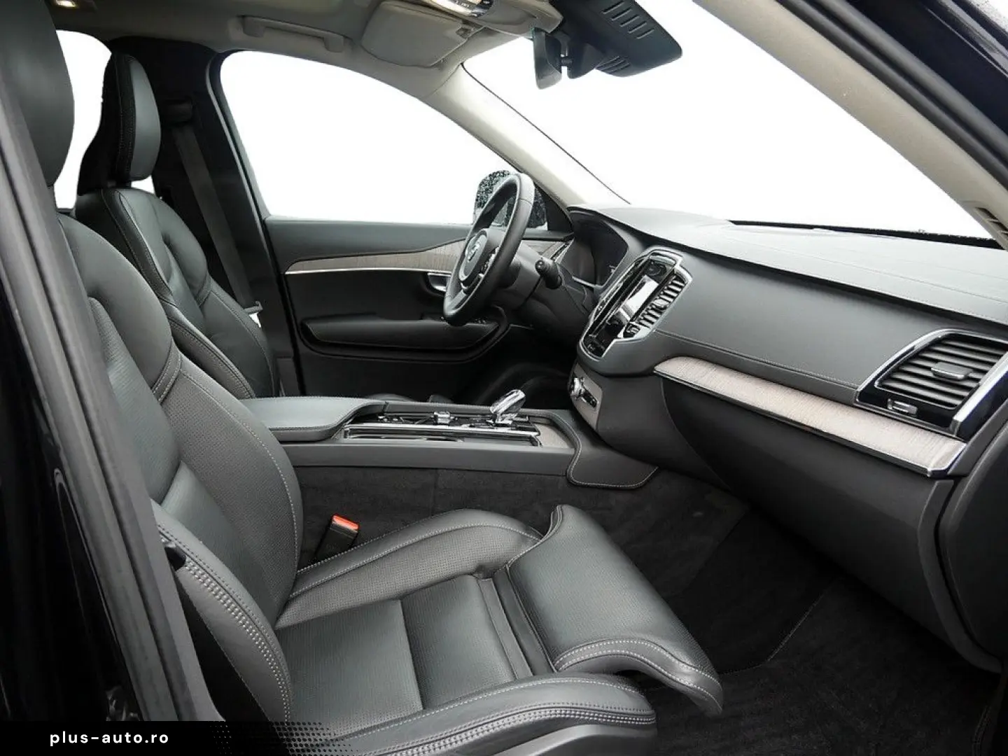 VOLVO XC90 T8 Plus Dark Recharge Plug-In Hybrid AWD