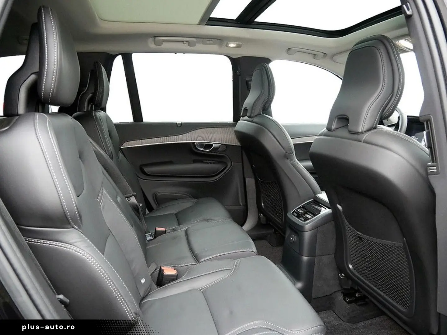 VOLVO XC90 T8 Plus Dark Recharge Plug-In Hybrid AWD