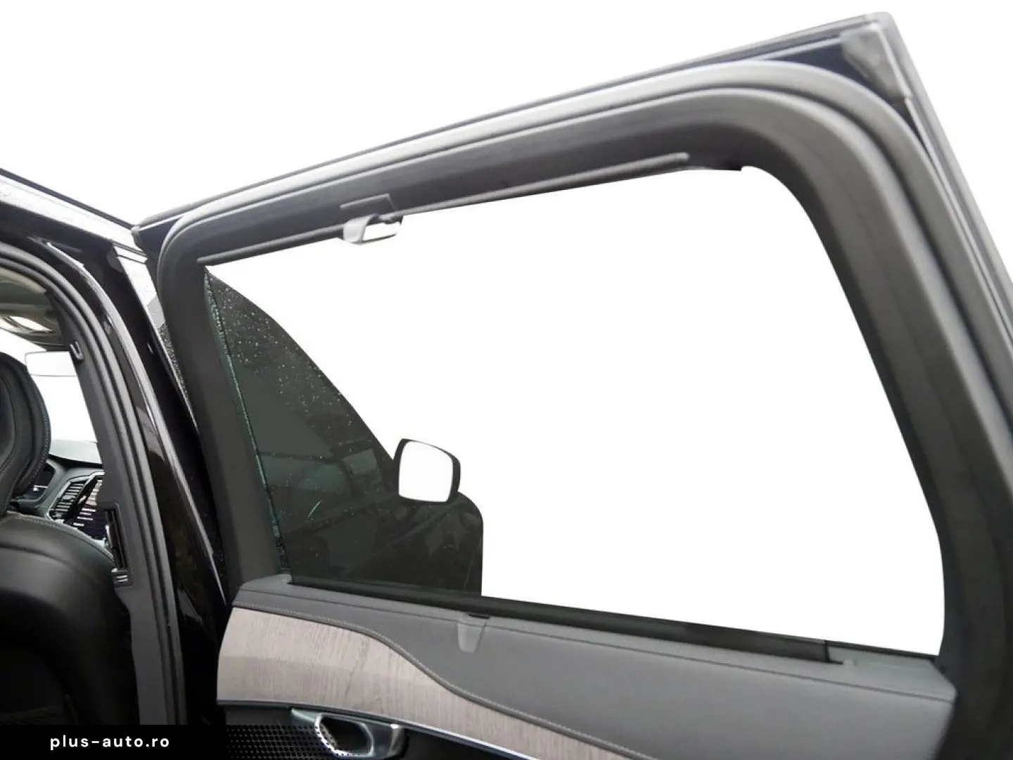 VOLVO XC90 T8 Plus Dark Recharge Plug-In Hybrid AWD