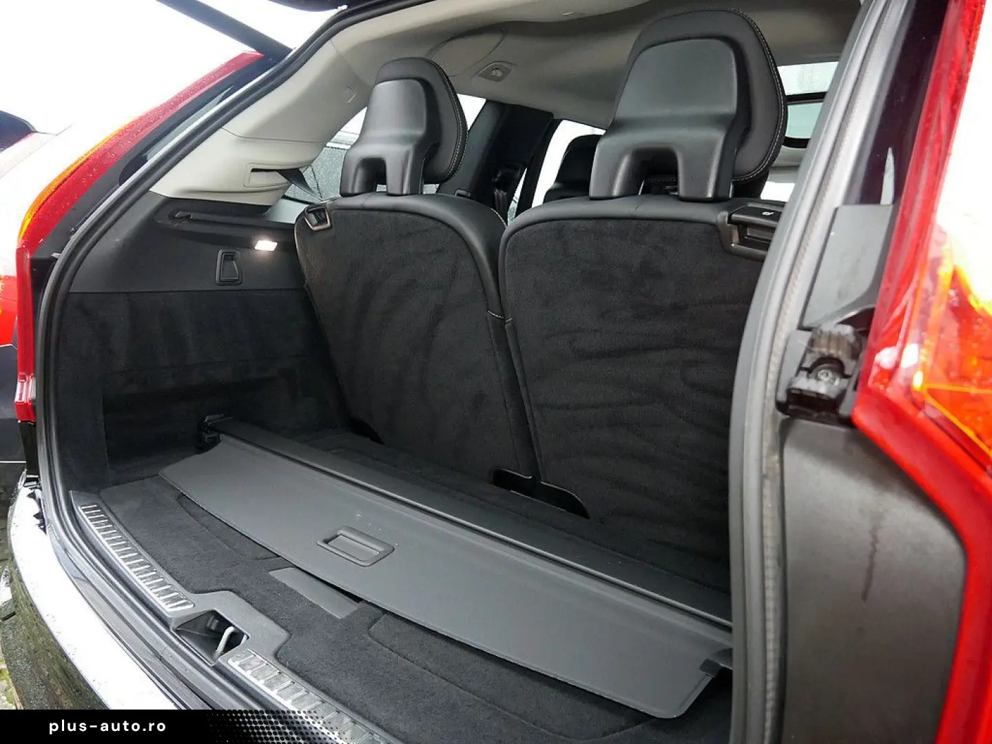 VOLVO XC90 T8 Plus Dark Recharge Plug-In Hybrid AWD