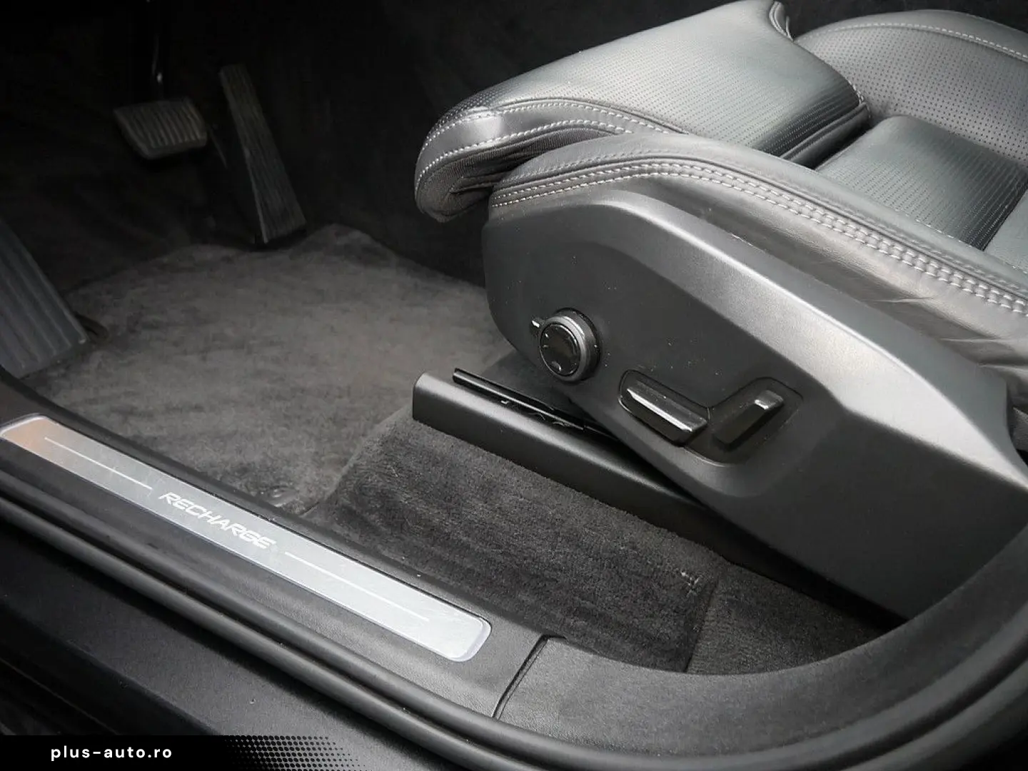 VOLVO XC90 T8 Plus Dark Recharge Plug-In Hybrid AWD