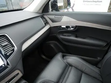 VOLVO XC90 T8 Plus Dark Recharge Plug-In Hybrid AWD