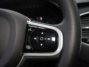 VOLVO XC90 T8 Plus Dark Recharge Plug-In Hybrid AWD