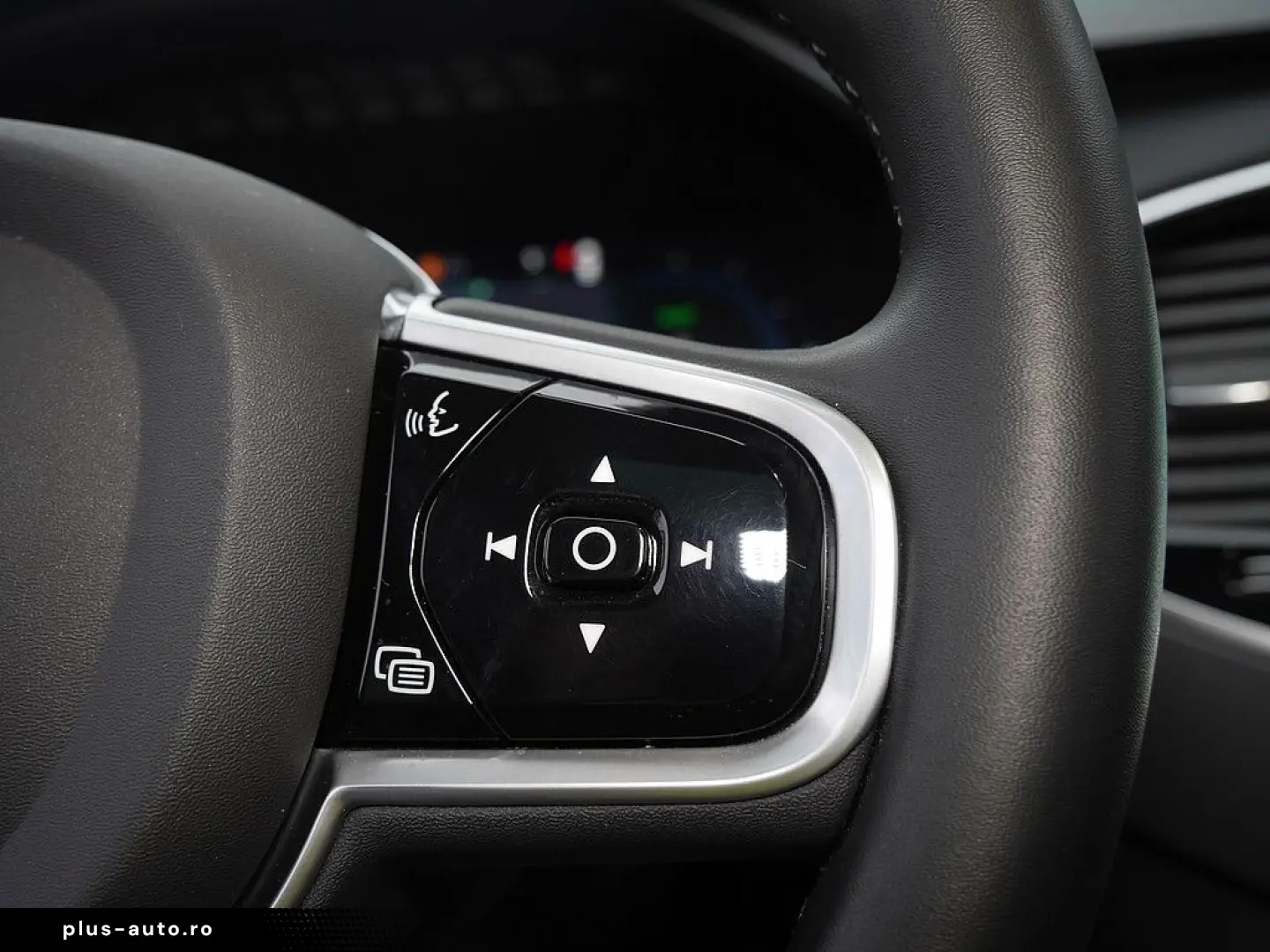 VOLVO XC90 T8 Plus Dark Recharge Plug-In Hybrid AWD