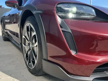PORSCHE Taycan Turbo Cross Turismo BOSE LED-Matrix
