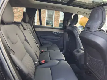 VOLVO XC90 B5 Plus Bright AWD MHEV 7-Sitzer Navi Leder