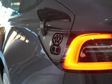 TESLA Model 3 Standard Range NAVI KAMERA SH WÄRMEPUMPE