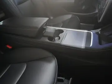 TESLA Model 3 Standard Range NAVI KAMERA SH WÄRMEPUMPE