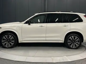 VOLVO XC90 Ultra Dark Recharge AWD 20Zoll B&W 7-SITZE