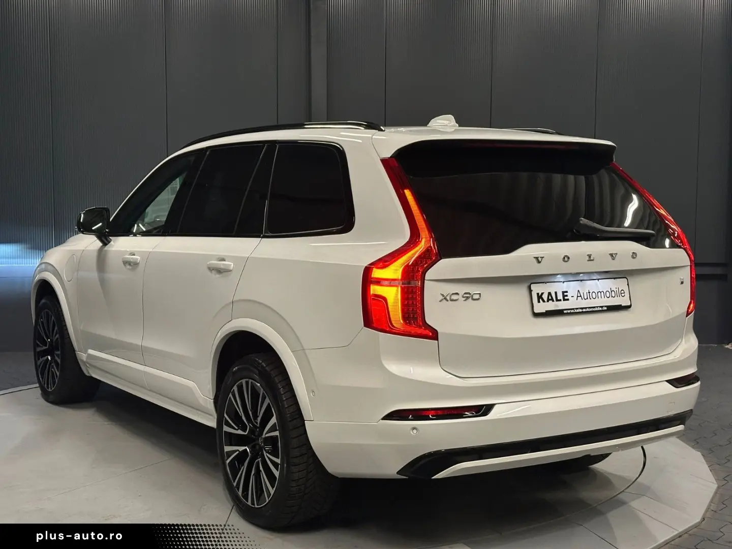 VOLVO XC90 Ultra Dark Recharge AWD 20Zoll B&W 7-SITZE