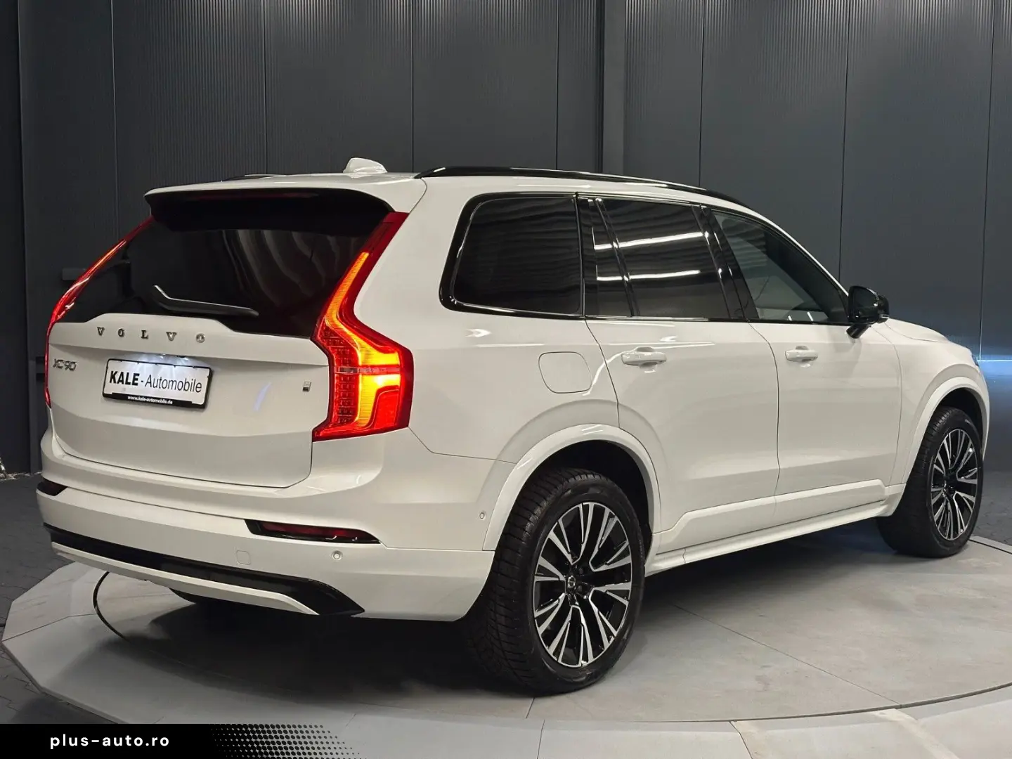 VOLVO XC90 Ultra Dark Recharge AWD 20Zoll B&W 7-SITZE