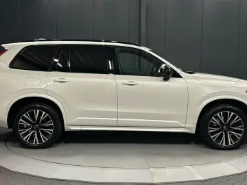 VOLVO XC90 Ultra Dark Recharge AWD 20Zoll B&W 7-SITZE