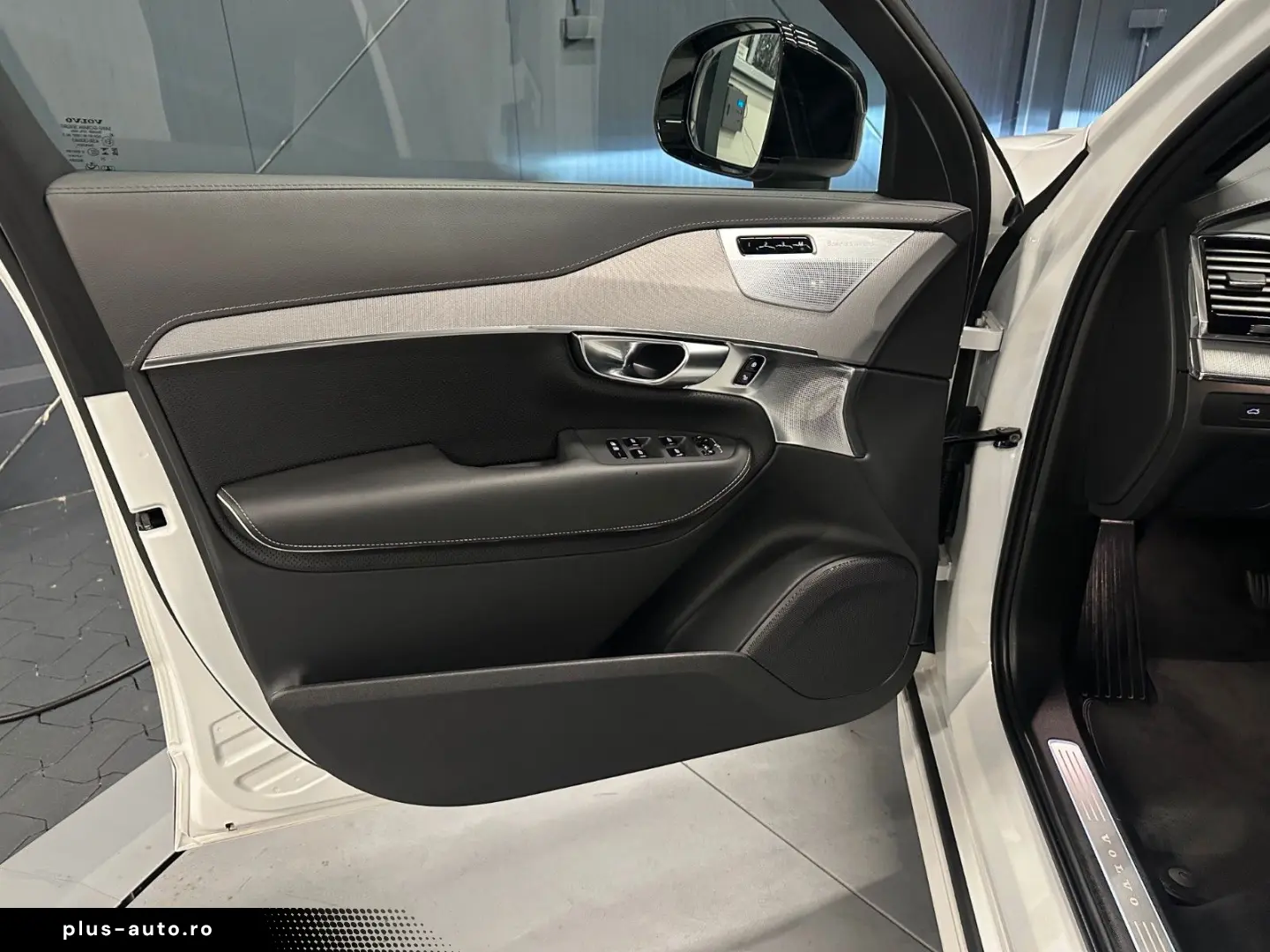 VOLVO XC90 Ultra Dark Recharge AWD 20Zoll B&W 7-SITZE