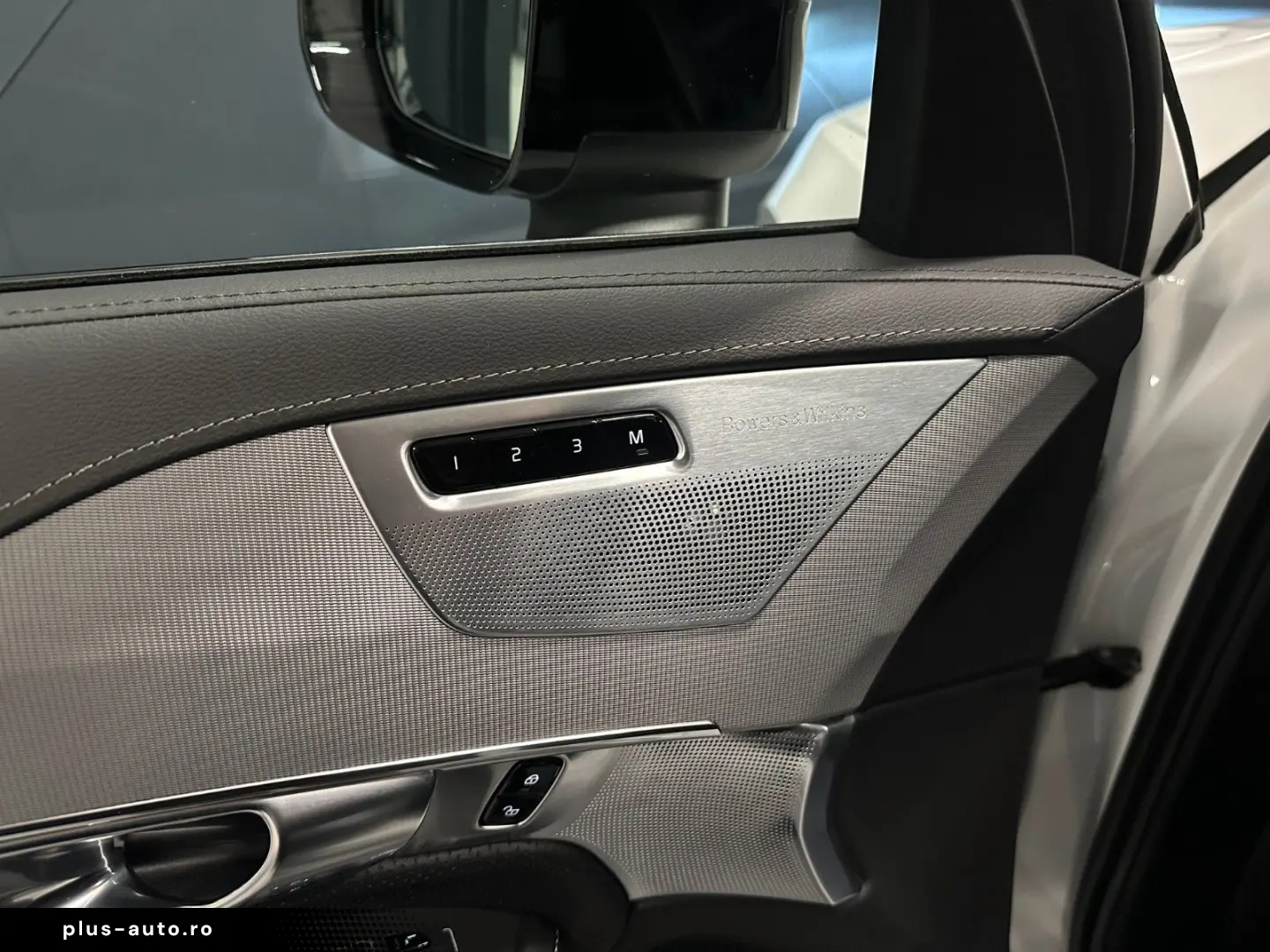 VOLVO XC90 Ultra Dark Recharge AWD 20Zoll B&W 7-SITZE