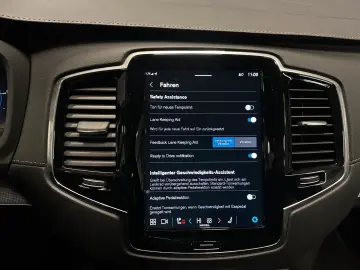 VOLVO XC90 Ultra Dark Recharge AWD 20Zoll B&W 7-SITZE