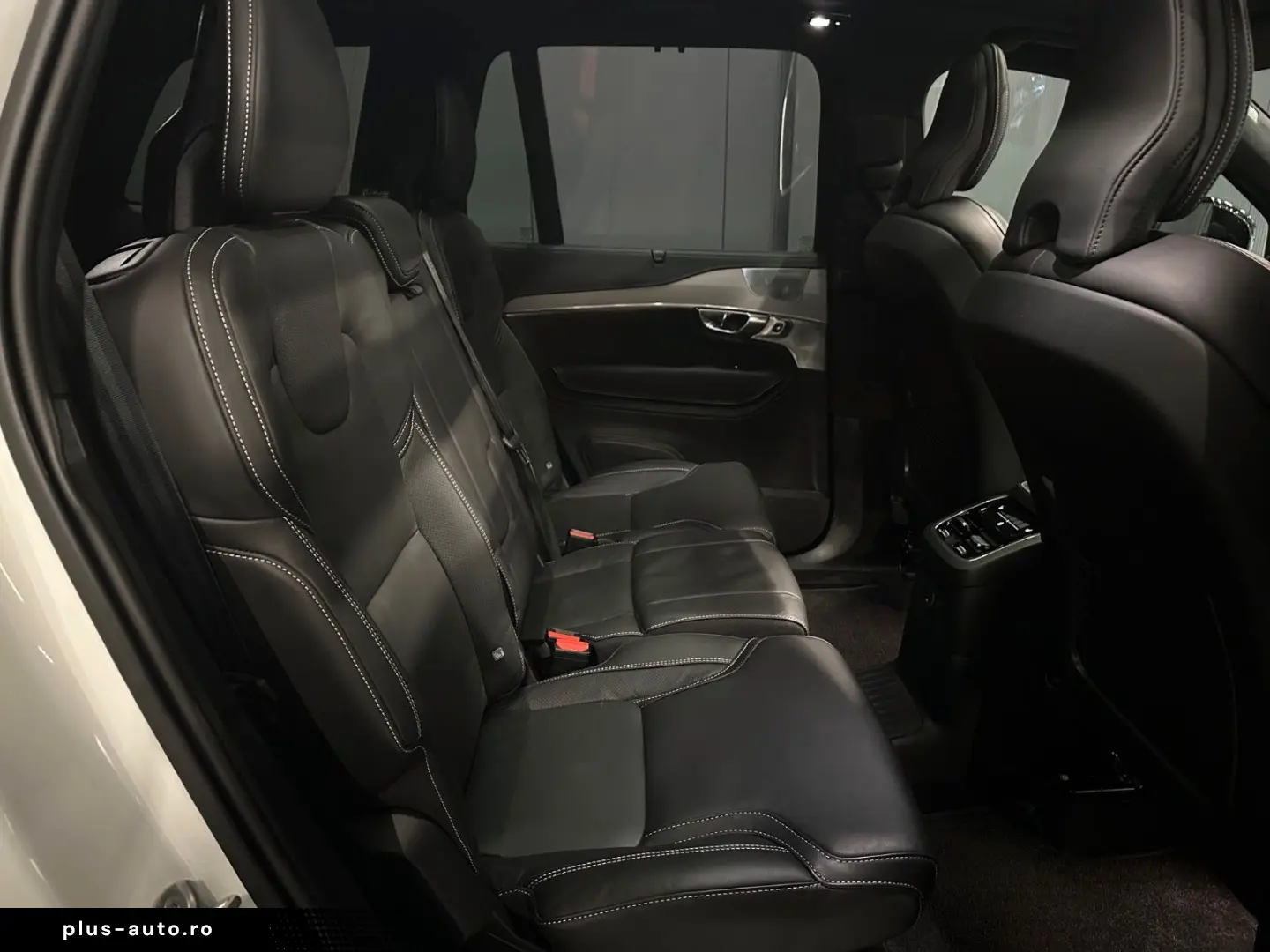 VOLVO XC90 Ultra Dark Recharge AWD 20Zoll B&W 7-SITZE