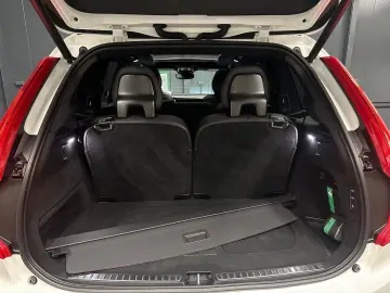 VOLVO XC90 Ultra Dark Recharge AWD 20Zoll B&W 7-SITZE