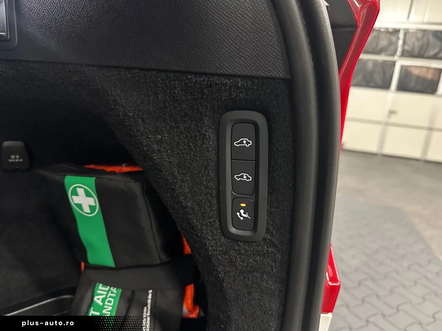 VOLVO XC90 Ultra Dark Recharge AWD 20Zoll B&W 7-SITZE