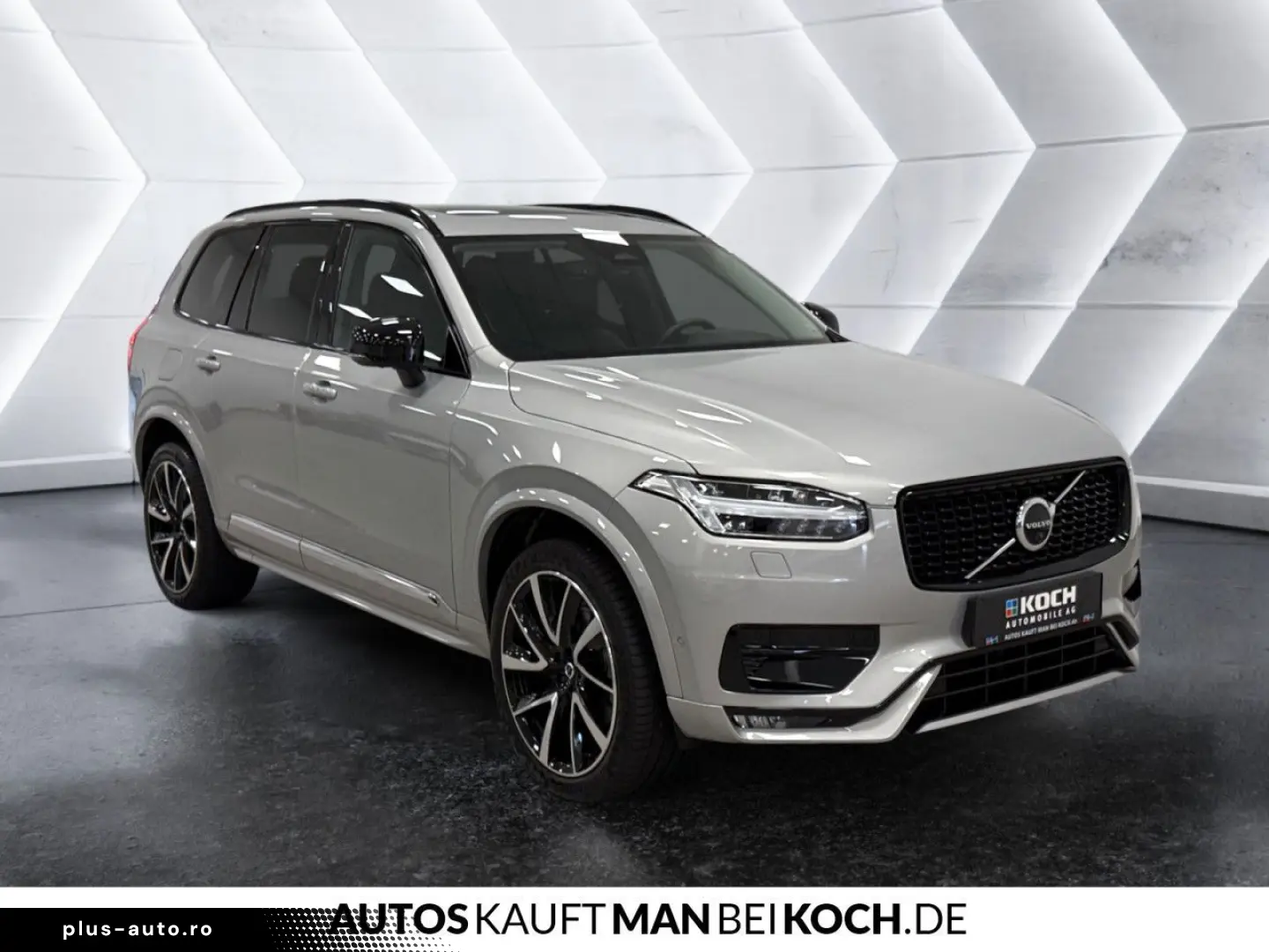 VOLVO XC90 B5 D AWD Plus Dark PANO STDHz AHK VLED 360