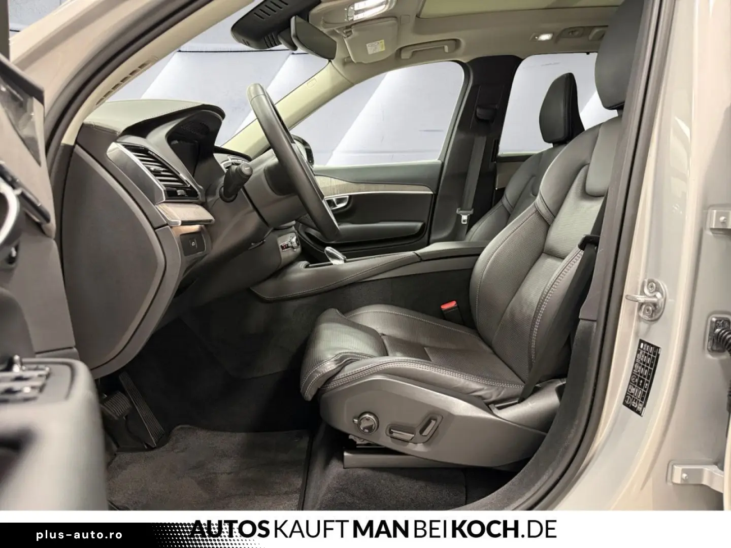 VOLVO XC90 B5 D AWD Plus Dark PANO STDHz AHK VLED 360